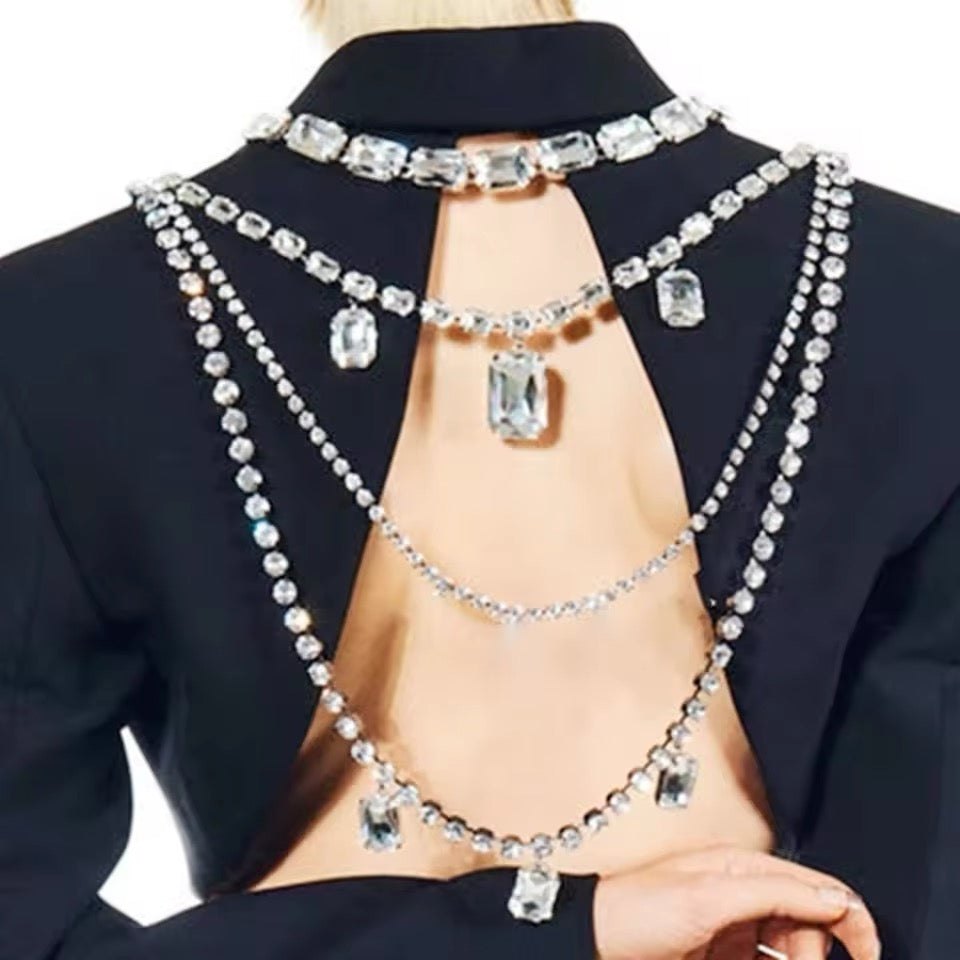 Back pendent